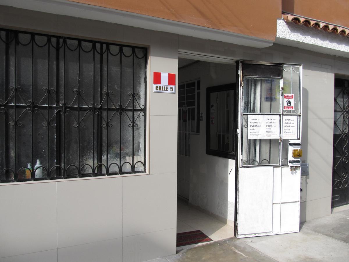 Calle 5 - Lima Airport Callao Esterno foto