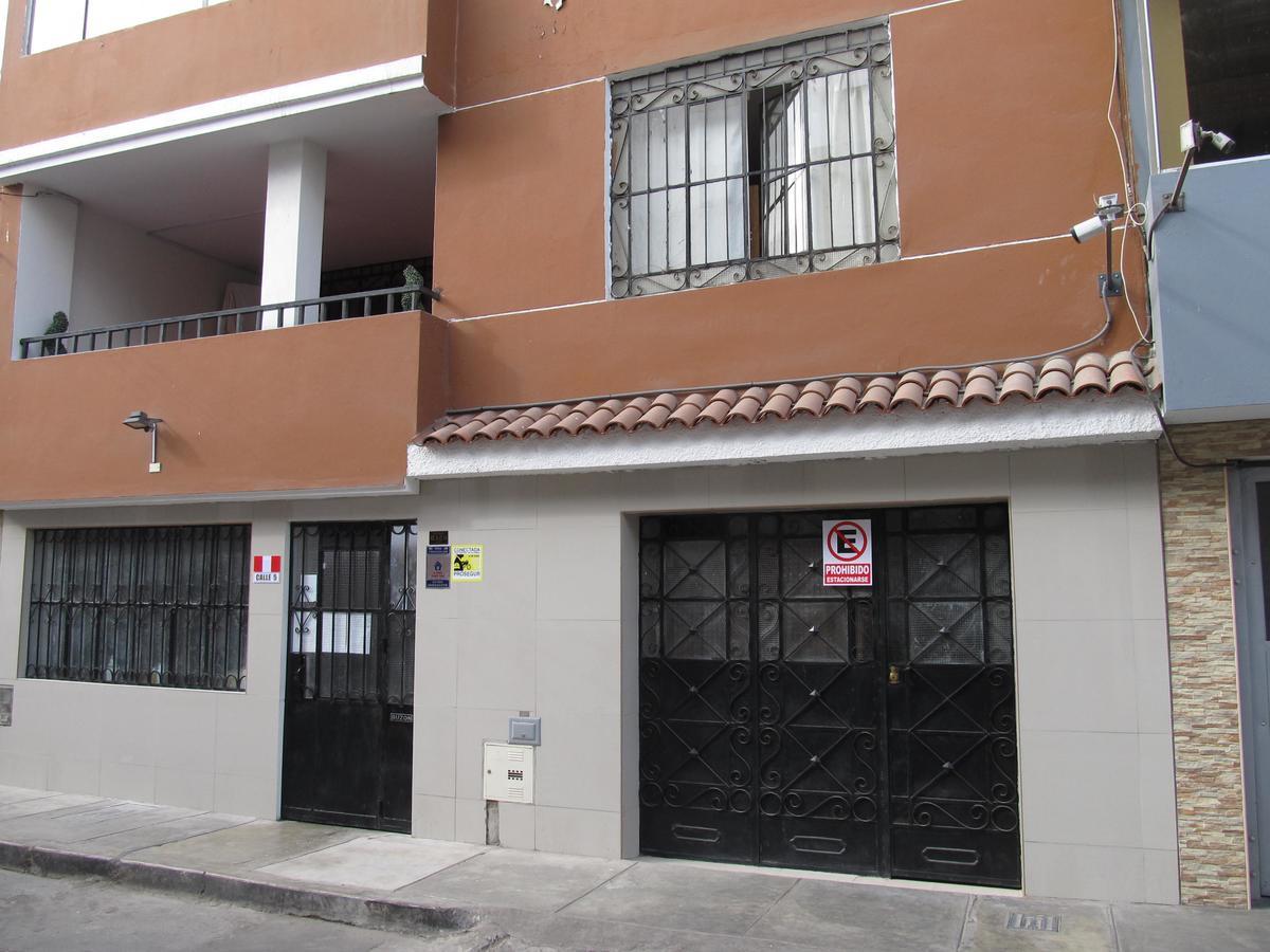 Calle 5 - Lima Airport Callao Esterno foto
